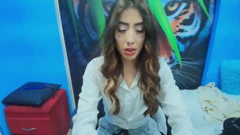 Snapshot of ambel_rose chatting on 06-05-26, 06:35 ambel_rose online show from 06-05-26, 06:35