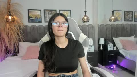 amber__hill_ online show from 04-23-26, 02:41