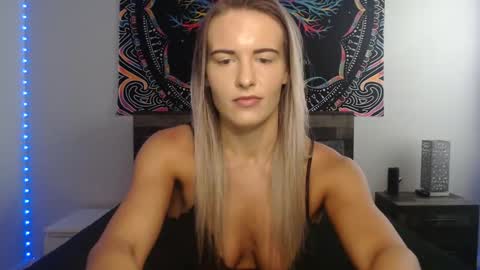 Snapshot of amber__xoxo chatting on 09-22-25, 01:46 Amber online show from 09-22-25, 01:46