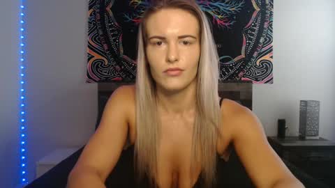 Snapshot of amber__xoxo chatting on 10-06-25, 01:52 Amber online show from 10-06-25, 01:52