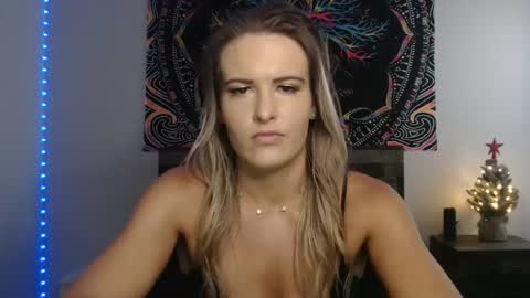 Snapshot of amber__xoxo chatting on 11-23-25, 03:12 Amber online show from 11-23-25, 03:12