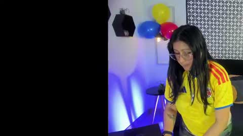 Snapshot of amber_gold113 chatting on 06-18-26, 05:08 Amber online show from 06-18-26, 05:08