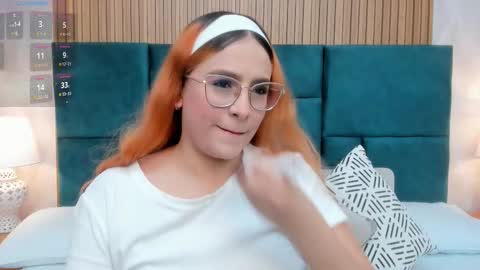 Snapshot of amber_kiss_ chatting on 10-07-25, 06:27 Emily online show from 10-07-25, 06:27