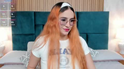 Snapshot of amber_kiss_ chatting on 10-13-25, 06:41 Emily online show from 10-13-25, 06:41