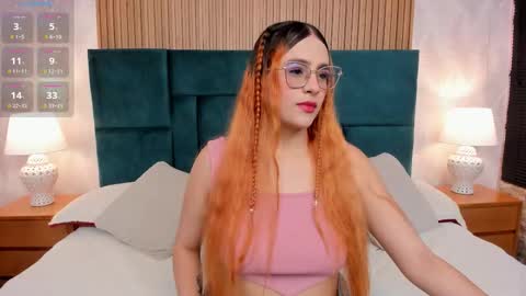 Snapshot of amber_kiss_ chatting on 10-23-25, 06:28 Emily online show from 10-23-25, 06:28