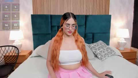 Snapshot of amber_kiss_ chatting on 11-03-25, 06:20 Emily online show from 11-03-25, 06:20