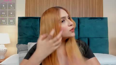 Snapshot of amber_kiss_ chatting on 07-08-26, 06:34 Emily online show from 07-08-26, 06:34