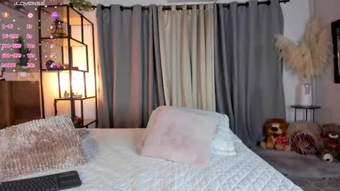 Snapshot of amber_maxwell chatting on 11-13-25, 08:41 Amber online show from 11-13-25, 08:41