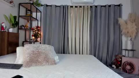 Snapshot of amber_maxwell chatting on 12-04-25, 08:28 Amber online show from 12-04-25, 08:28