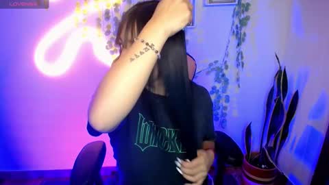 Snapshot of amber_morgan1 chatting on 01-28-25, 02:43 Amber online show from 01-28-25, 02:43