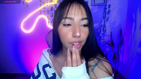 Snapshot of amber_morgan1 chatting on 02-25-25, 10:37 Amber online show from 02-25-25, 10:37