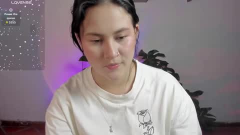 Snapshot of amber_rosewood_ chatting on 01-11-26, 05:23 Vivi online show from 01-11-26, 05:23