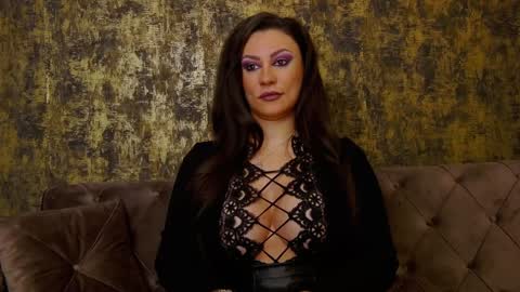 Snapshot of ambercrost chatting on 02-04-25, 06:04 Goddess Amber online show from 02-04-25, 06:04