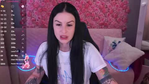 Snapshot of amberdismond chatting on 05-11-26, 05:35 Anna online show from 05-11-26, 05:35