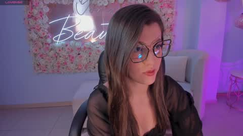 Snapshot of amberfarrell chatting on 12-16-24, 08:05 Amber online show from 12-16-24, 08:05