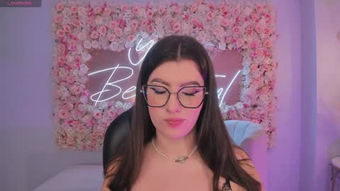 Snapshot of amberfarrell chatting on 01-17-25, 07:49 Amber online show from 01-17-25, 07:49