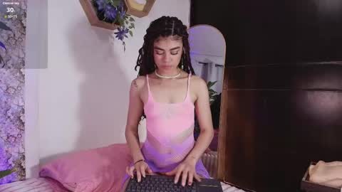 Snapshot of ambermoss_ chatting on 05-22-26, 05:03 Amber online show from 05-22-26, 05:03