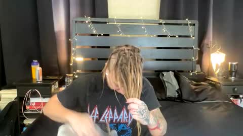 Amberneddie online show from 11-13-25, 05:34