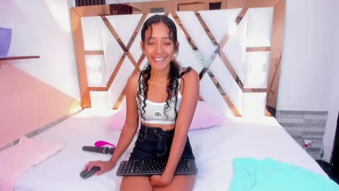 Snapshot of amberr_sweett chatting on 01-16-25, 06:48 Amber online show from 01-16-25, 06:48