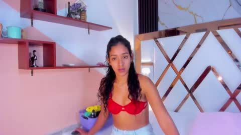 Snapshot of amberr_sweett chatting on 02-26-25, 06:43 Amber online show from 02-26-25, 06:43