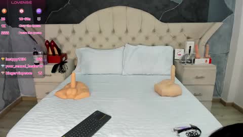 Snapshot of amberrgrey_ chatting on 09-20-25, 02:51 Amber Grey online show from 09-20-25, 02:51