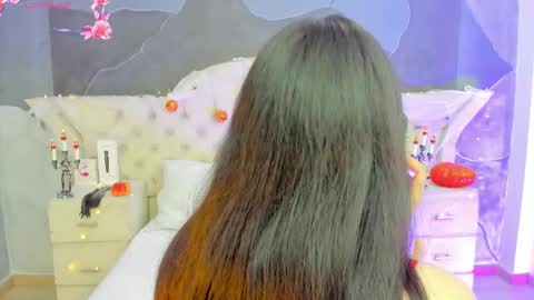 Snapshot of amberrgrey_ chatting on 10-16-25, 06:42 Amber Grey online show from 10-16-25, 06:42