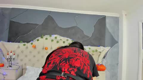 Snapshot of amberrgrey_ chatting on 10-27-25, 06:01 Amber Grey online show from 10-27-25, 06:01