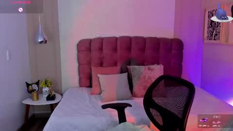 Snapshot of amberthomsonn chatting on 06-29-26, 10:15 Amber online show from 06-29-26, 10:15