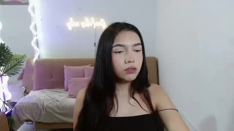 AMELIA online show from 10-20-25, 11:32