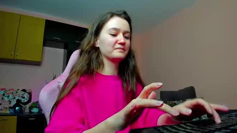 Snapshot of ameli_moon chatting on 12-01-25, 02:44 Eileen online show from 12-01-25, 02:44