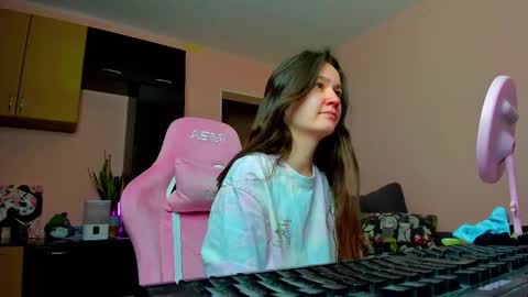 Snapshot of ameli_moon chatting on 12-03-25, 11:30 Eileen online show from 12-03-25, 11:30