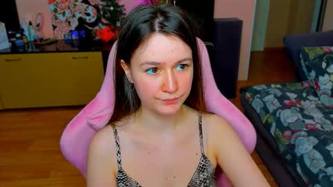 Snapshot of ameli_moon chatting on 02-08-26, 02:53 Eileen online show from 02-08-26, 02:53