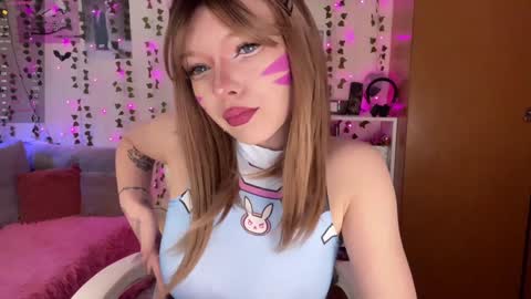 Amelia Aley  online show from 02-08-25, 09:46