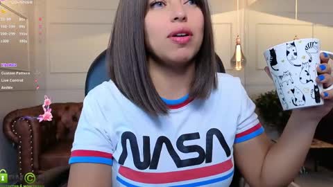 AMELIA online show from 04-06-26, 12:06