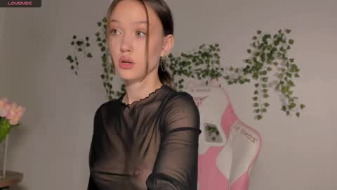 Snapshot of amelia_lein chatting on 09-17-25, 12:45 Your Amelia online show from 09-17-25, 12:45