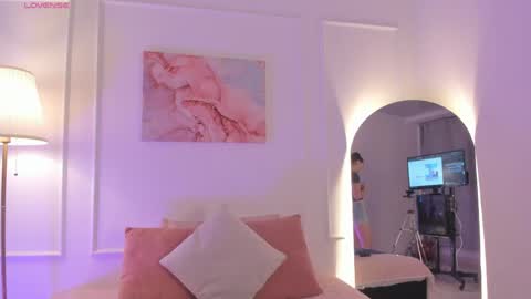  Amelia  online show from 05-26-26, 07:43