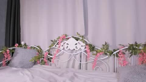 Snapshot of amelia_skyy chatting on 02-20-26, 09:43 Anna online show from 02-20-26, 09:43