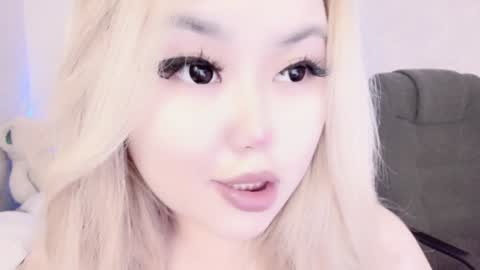 Snapshot of amelia_sunlight chatting on 12-22-24, 11:09 Amelia online show from 12-22-24, 11:09