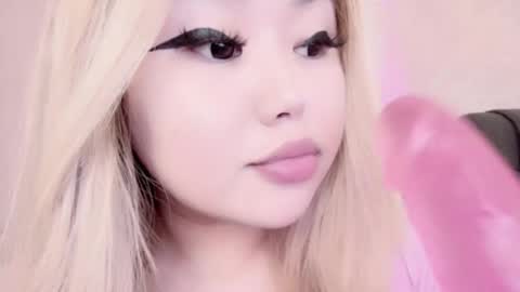 Snapshot of amelia_sunlight chatting on 02-25-25, 12:47 Amelia online show from 02-25-25, 12:47