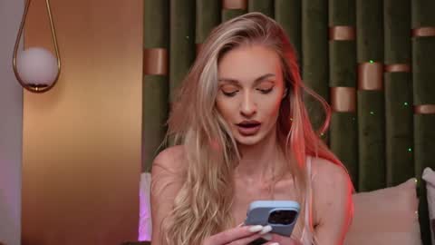 Amelia online show from 01-10-25, 09:13