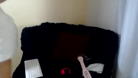 Amalia Castro online show from 12-15-25, 05:06