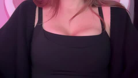 Snapshot of ameliacooperxxx chatting on 10-15-25, 08:42 ameliacooperxxx online show from 10-15-25, 08:42