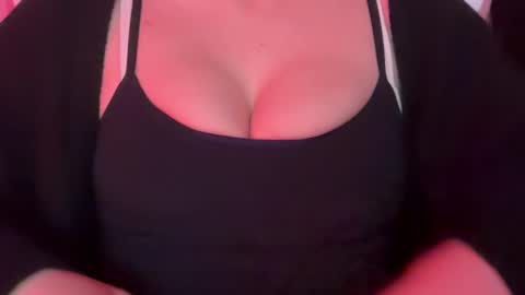 Snapshot of ameliacooperxxx chatting on 10-17-25, 07:05 ameliacooperxxx online show from 10-17-25, 07:05