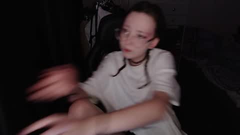 Snapshot of ameliakamishiro chatting on 11-25-25, 01:38 Amelia online show from 11-25-25, 01:38