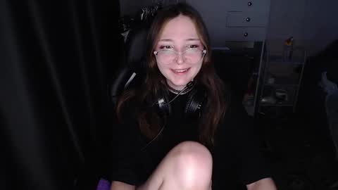 Amelia online show from 12-20-25, 04:47