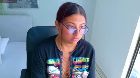 Snapshot of amelialaurent_ chatting on 07-09-26, 06:34 amelialaurent_ online show from 07-09-26, 06:34