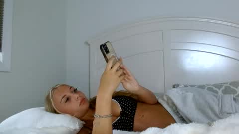Amelia Lombardi online show from 05-21-26, 11:12