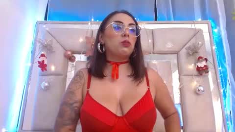 Snapshot of ameliamarss chatting on 12-04-24, 07:06 Chloe online show from 12-04-24, 07:06