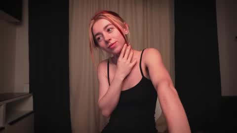 Snapshot of ameliamber0 chatting on 12-14-24, 05:25 Amelia online show from 12-14-24, 05:25