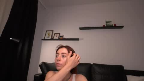 Snapshot of ameliamber0 chatting on 10-08-25, 04:04 Amelia online show from 10-08-25, 04:04